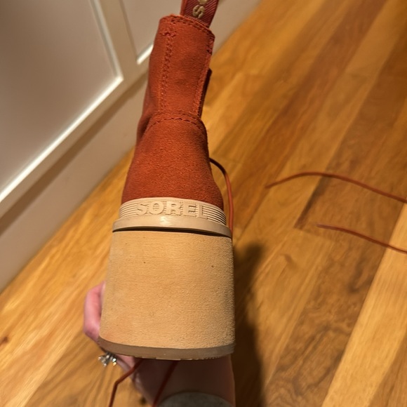 Sorel Hi Line Heel - Picture 3 of 10